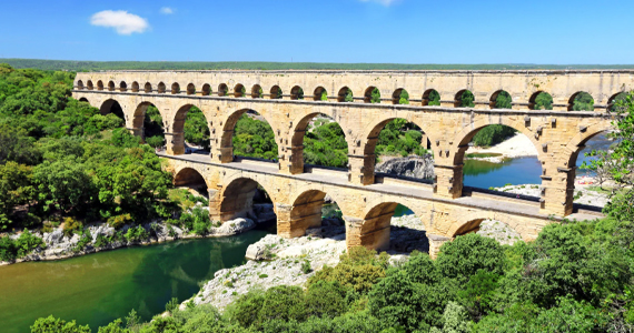 加德水道橋