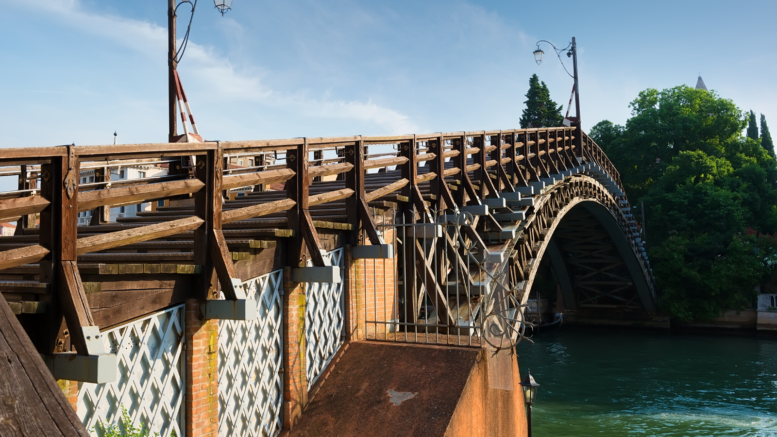 學院橋